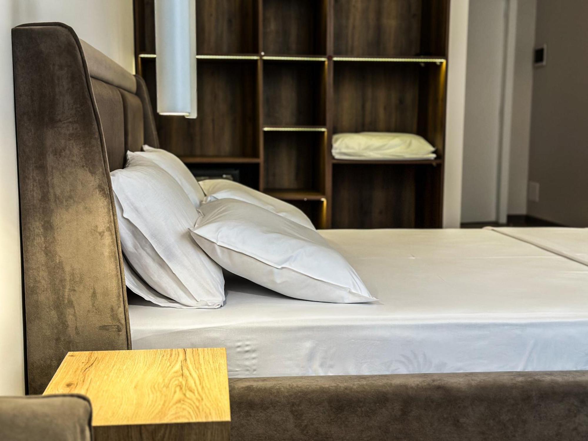 Alexander Rooms & Apartments Durrës 외부 사진
